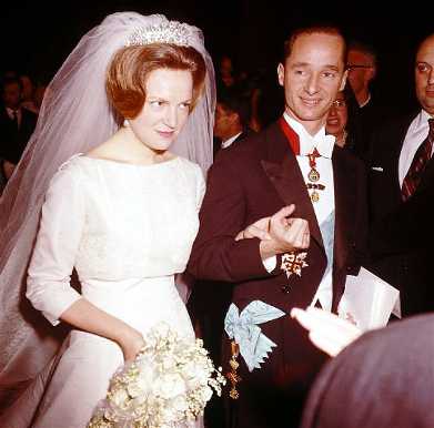 Fichier:Mariage du prince Charles Hugues de parme et Irène des Pays Bas.jpg