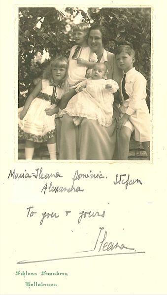 Fichier:Ileana et ses enfants en 1937.jpg