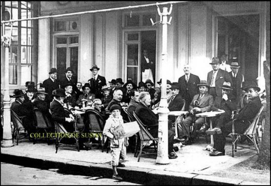 Fichier:Bonapartistes du CCB au café.jpg