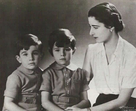 Fichier:Emmanuelle de Dampierre et ses enfants.jpg