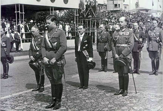 Fichier:Roi Michel et le Maréchal Antonescu en 1942.jpg