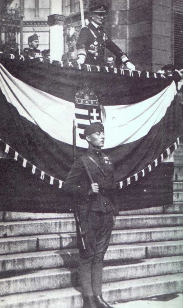 Fichier:Miklos Horthy, Régent de Hongrie.jpg